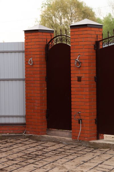 Brick Columns Installation in Ventura